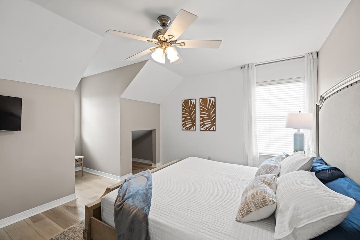 Luxury Beach Retreat, Bedroom 5